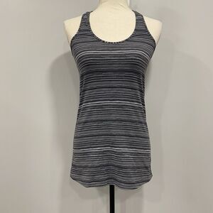 Lululemon Women 6 Cool Racerback Tank Top Cyber Black Deep Coal Fitted Luon Yoga
